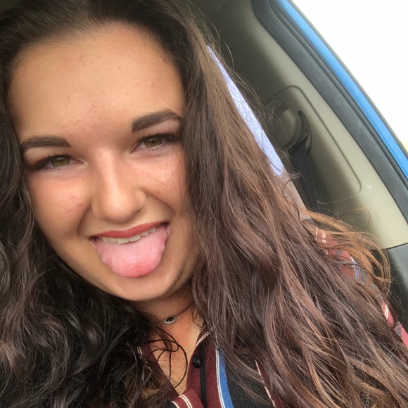 Meet your Posher, Alexis - Picture 1 of 1